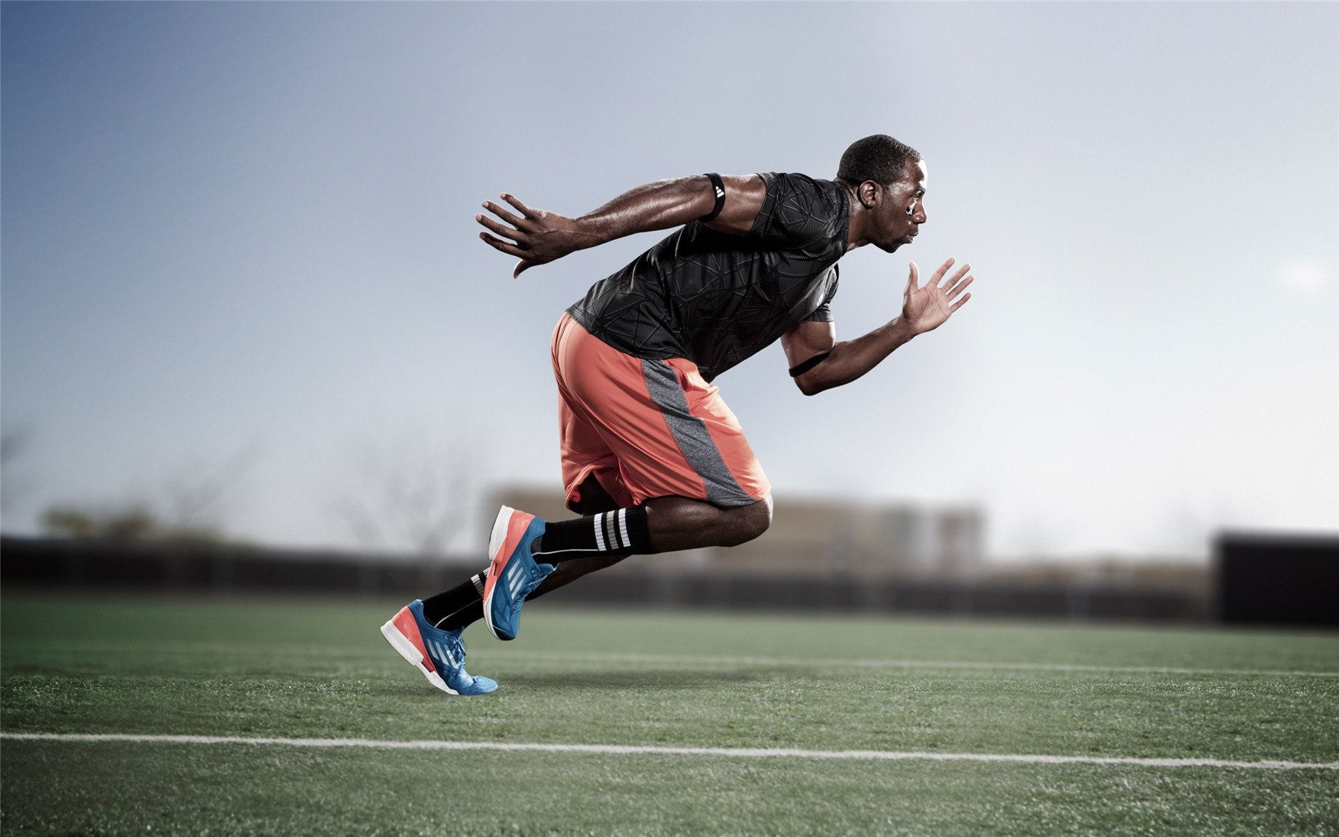  亚冠最新形势：巴黎圣日耳曼高居榜首，莱比锡强势追赶，冠军归属成迷