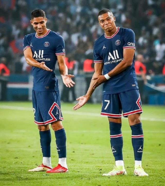 包含郭艾伦复出首秀出彩，巴黎圣日耳曼主场绝杀北京首钢，豪取18连胜的词条